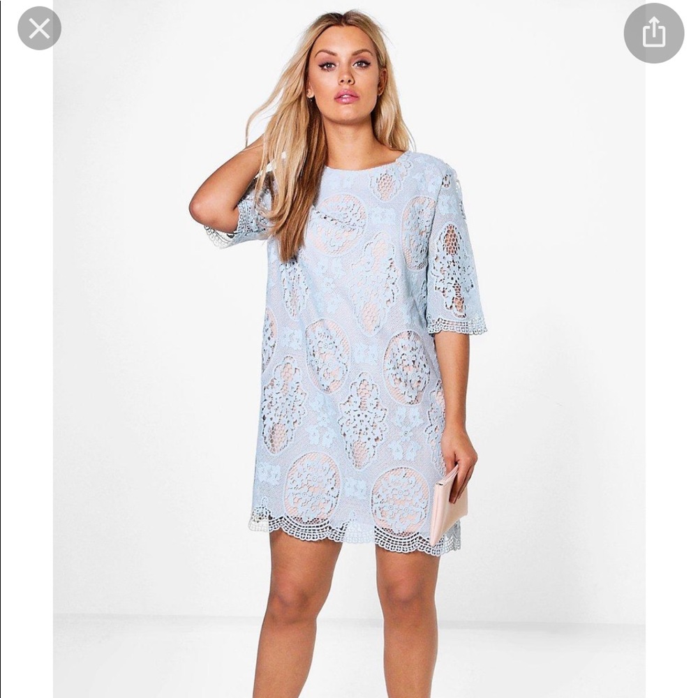 Beautiful NWT Boohoo blue lace shift dress